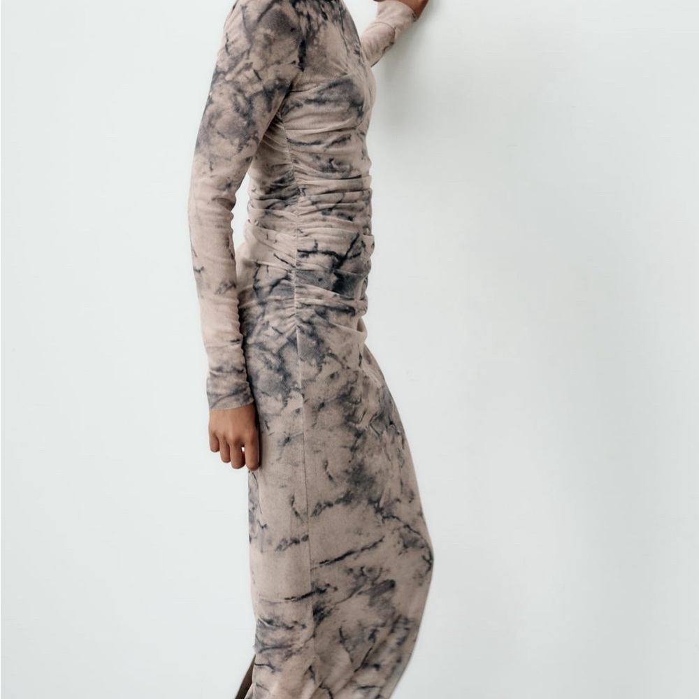 Beautiful Zara dress. Medium and sold out online! - Picture 3 of 6